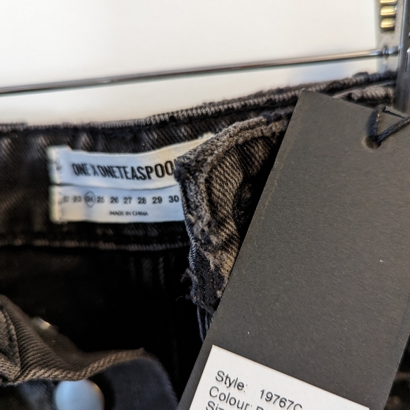One Teaspoon Size 24 High Waist Denim Short in Black - Picture 2 of 3